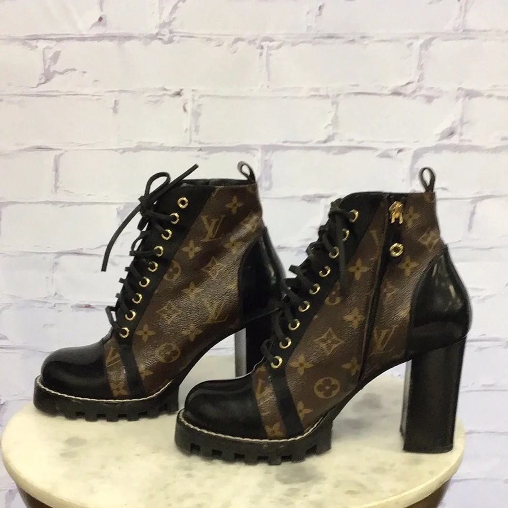 Louis Vuitton Star Trail Ankle Boots size 10